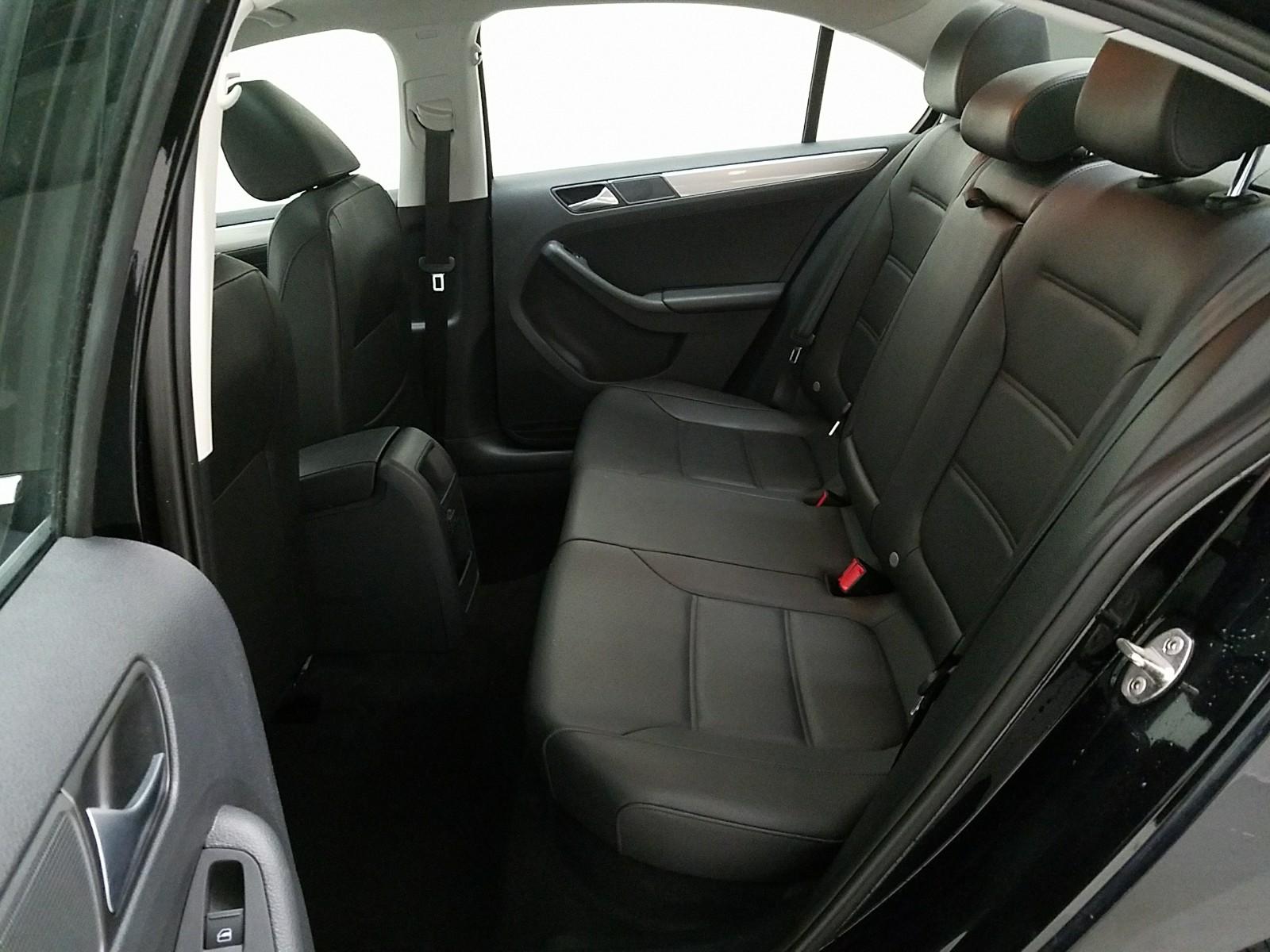 INTERIORREAR