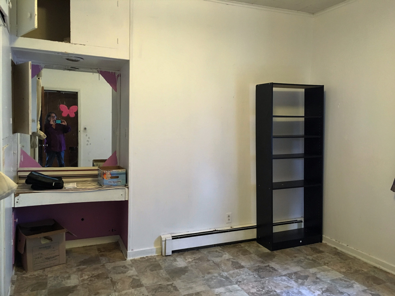 Master Bedroom
Built in Vanity Photo 1
