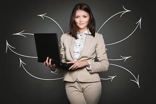 Person holding a tablet