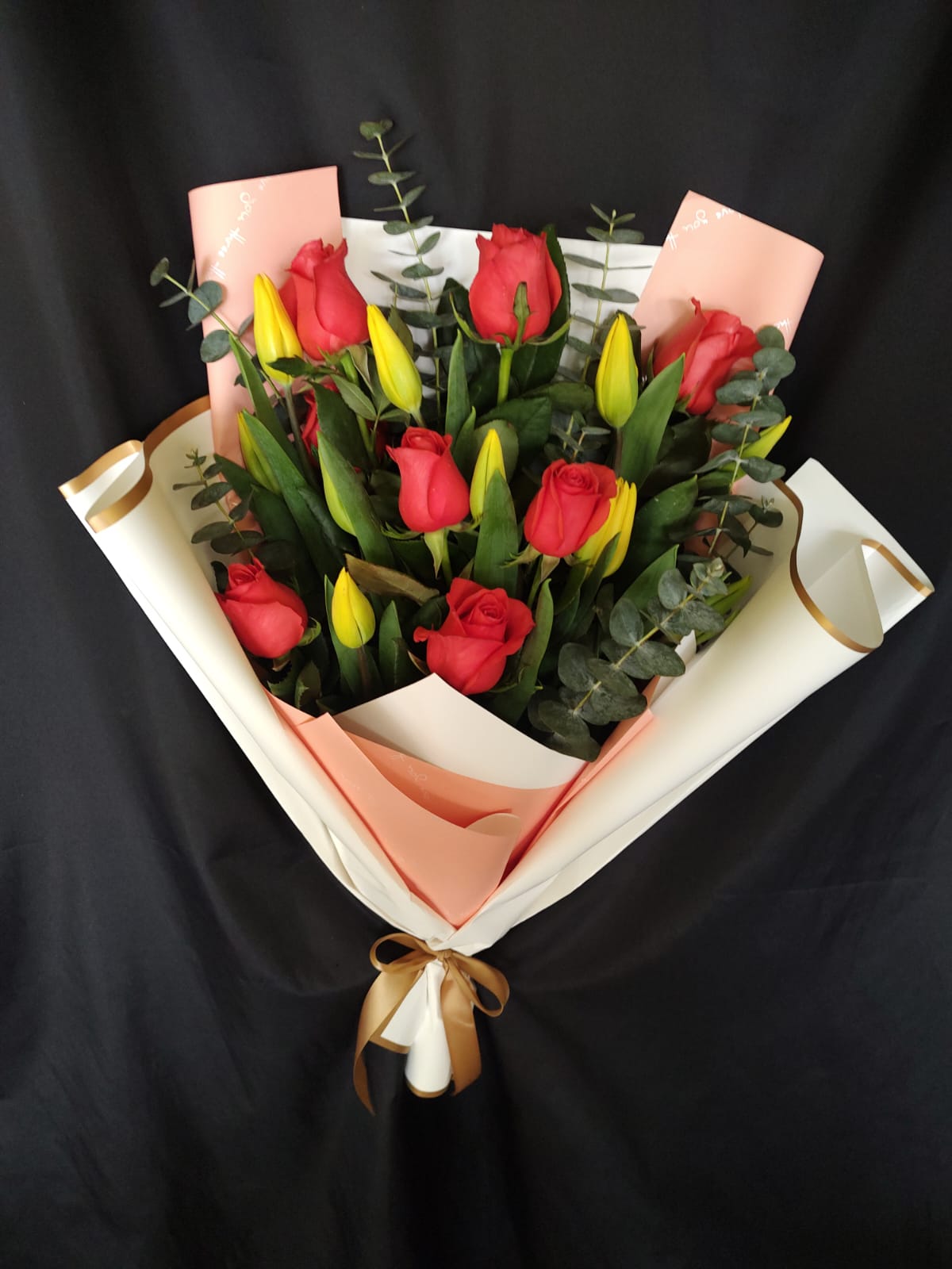 TULIPANES Y ROSAS
