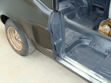 execellent floor pan. NO RUST