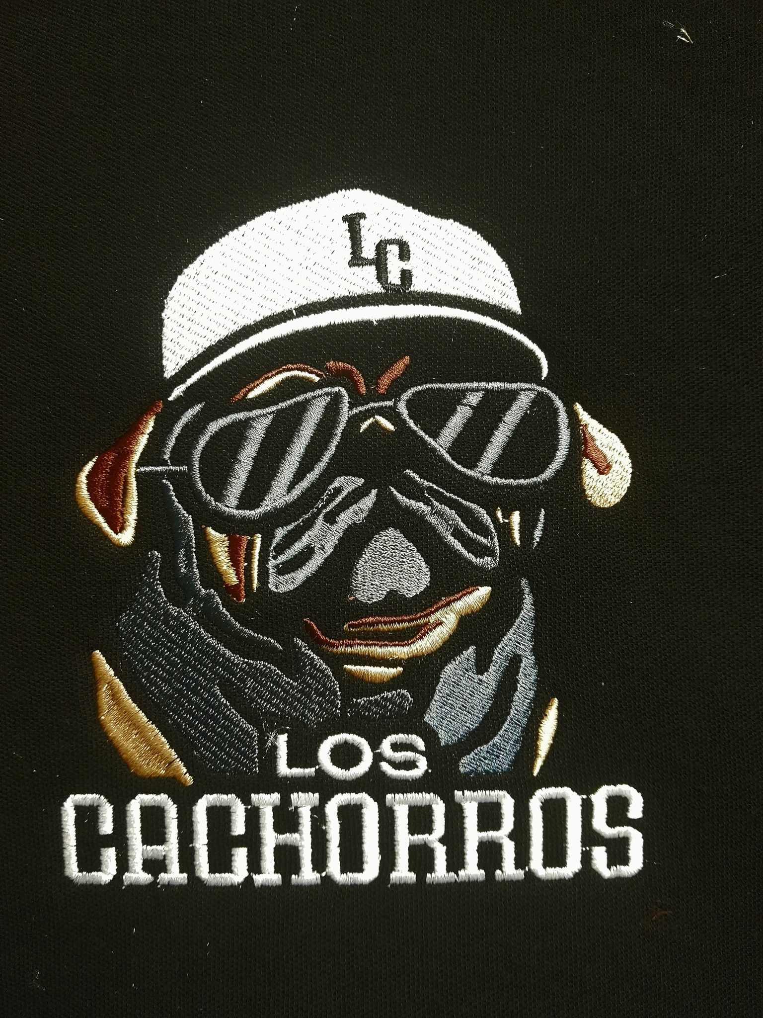 Logotipo de Cuadra El Payo con herradura y silueta de caballo en color negro.