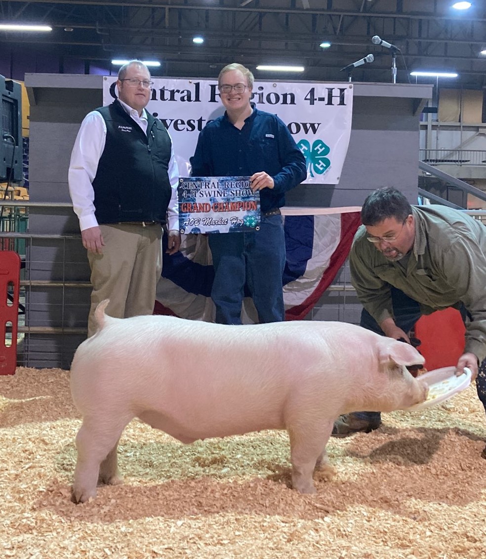 Carl Parris
2022 TN Central Region Swine Show
Champion AOB Market Hog