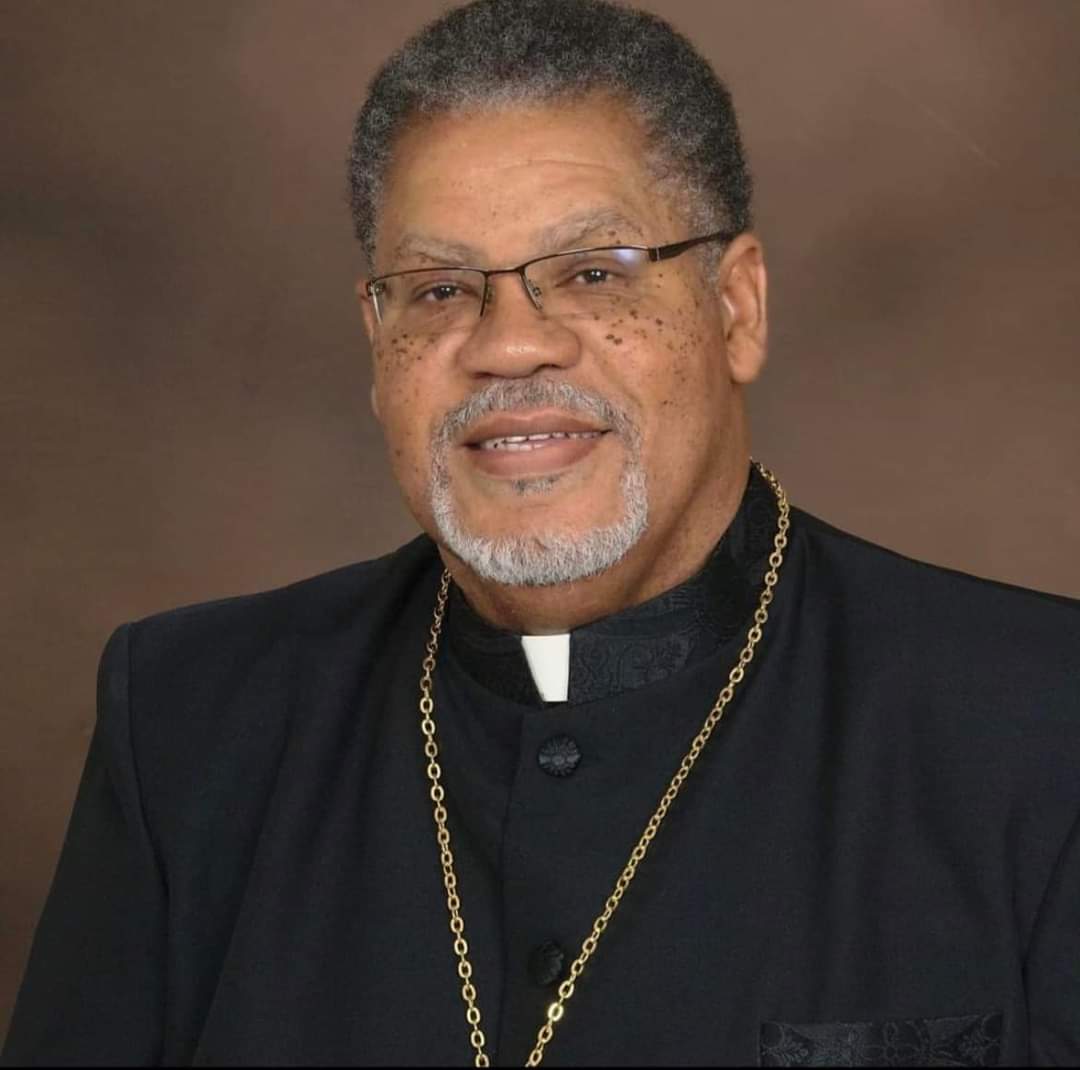 https://0201.nccdn.net/4_2/000/000/023/130/collar-bishop.jpg