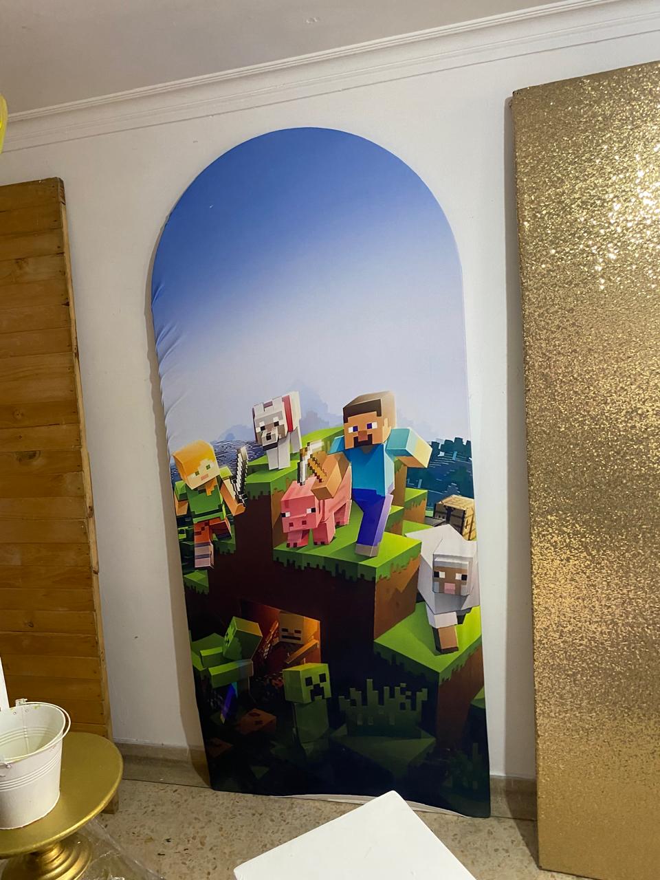 Panel Ovalado Tematico
$80.000 en Alquiler
Precio unitario
1.83 de altura por 1mts de ancho