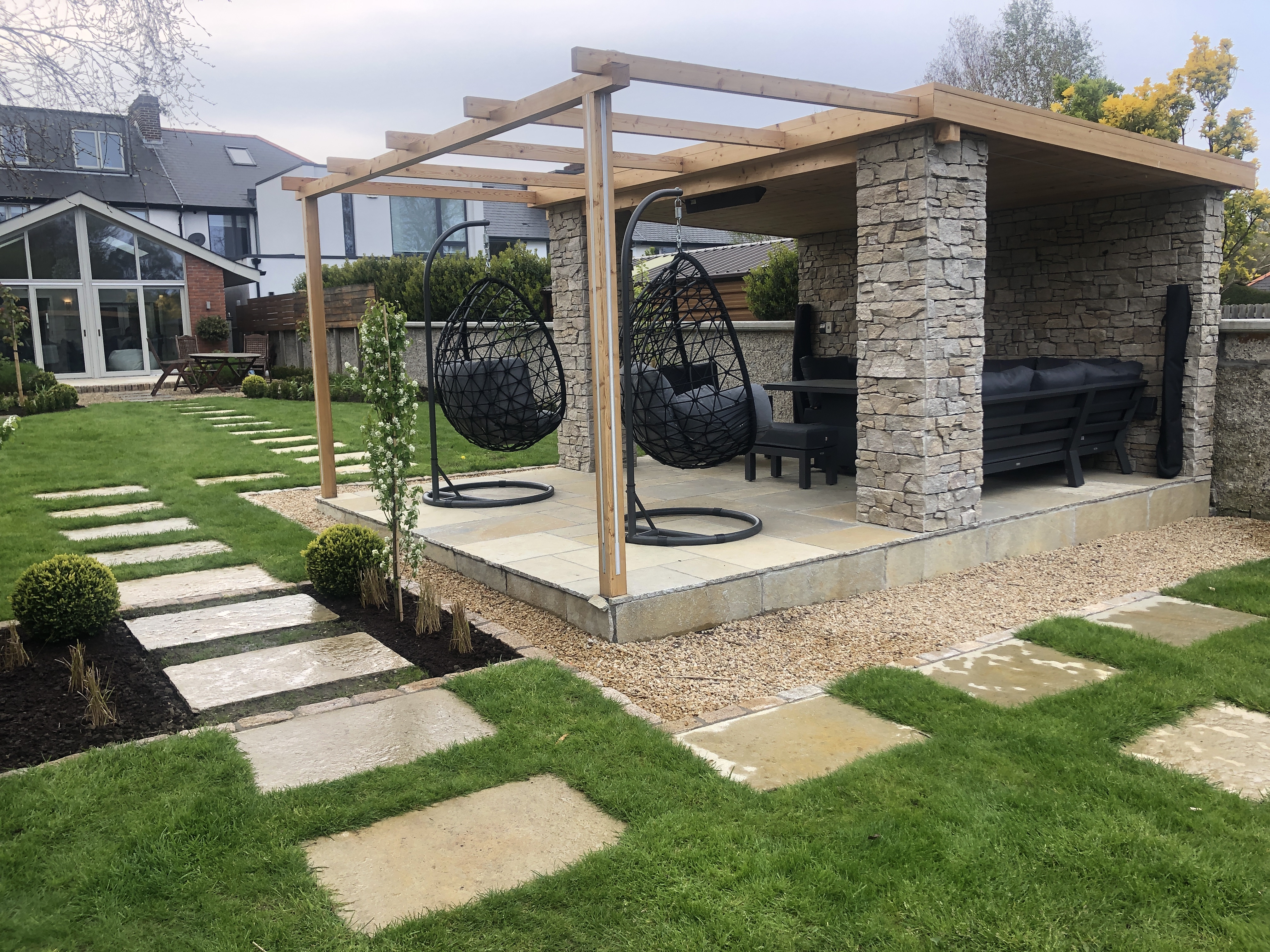 Garden Building with Pergola