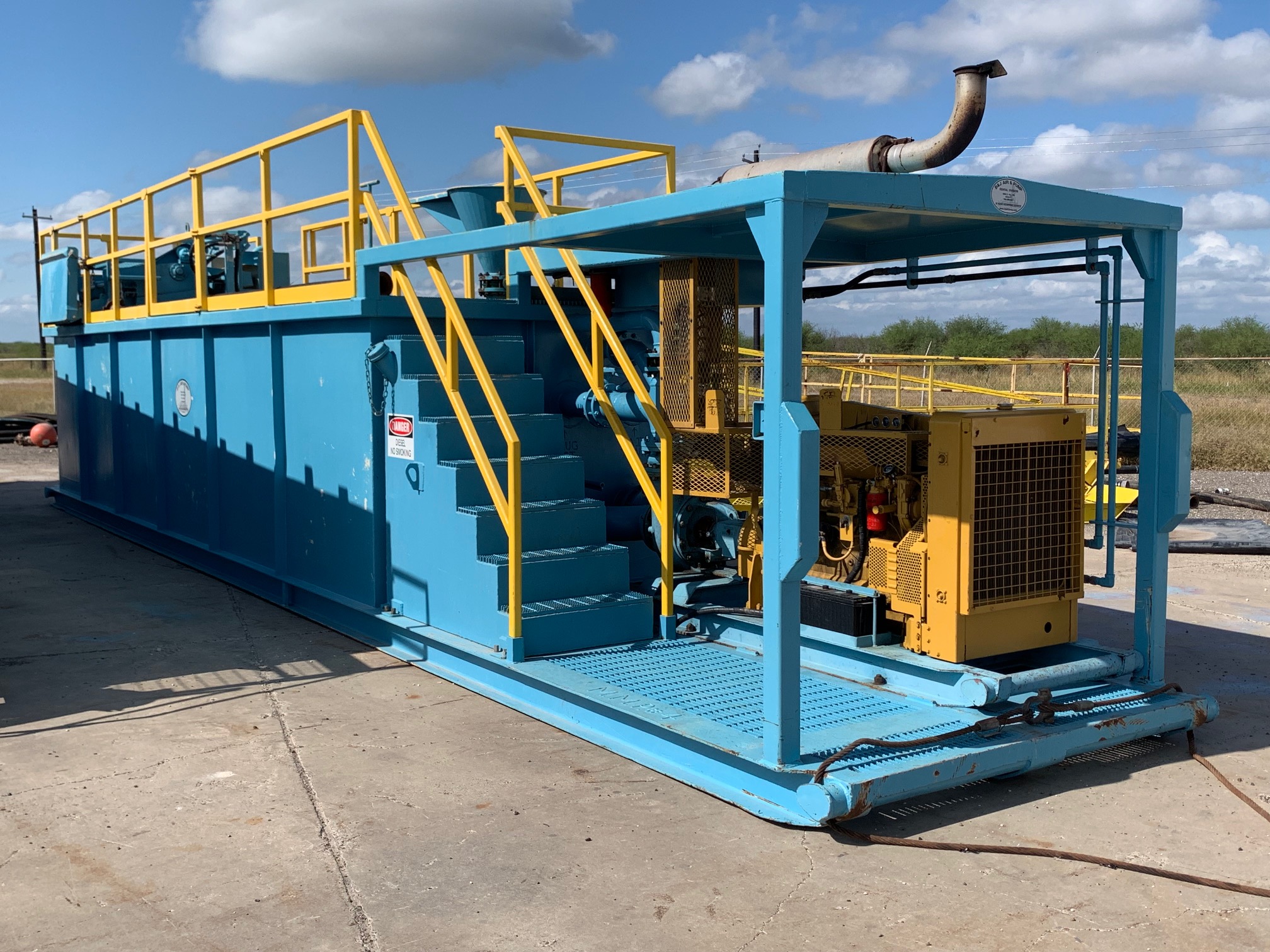 CAT Mud Mixing Plant with shaker