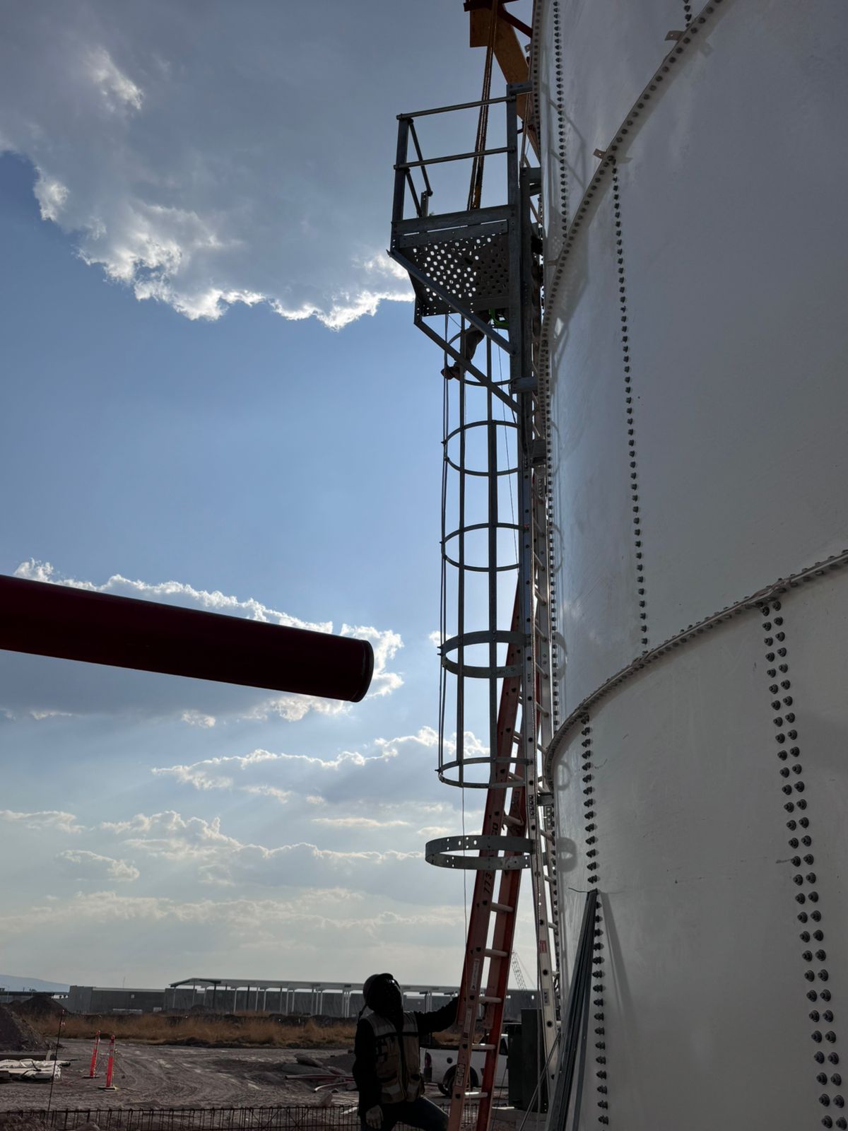 https://0201.nccdn.net/4_2/000/000/023/130/tanque5.jpeg
