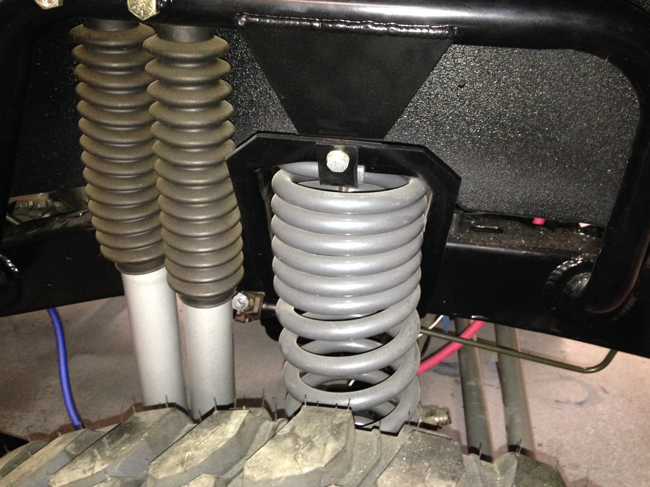 All new suspension, 3.5"lift, 4 wheel disc brakes!