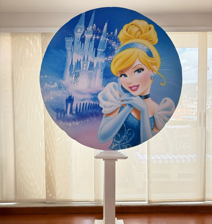 Circulo Efecto 3D Tematico
1.30m diametro x 2.20cm Altura
$80.000