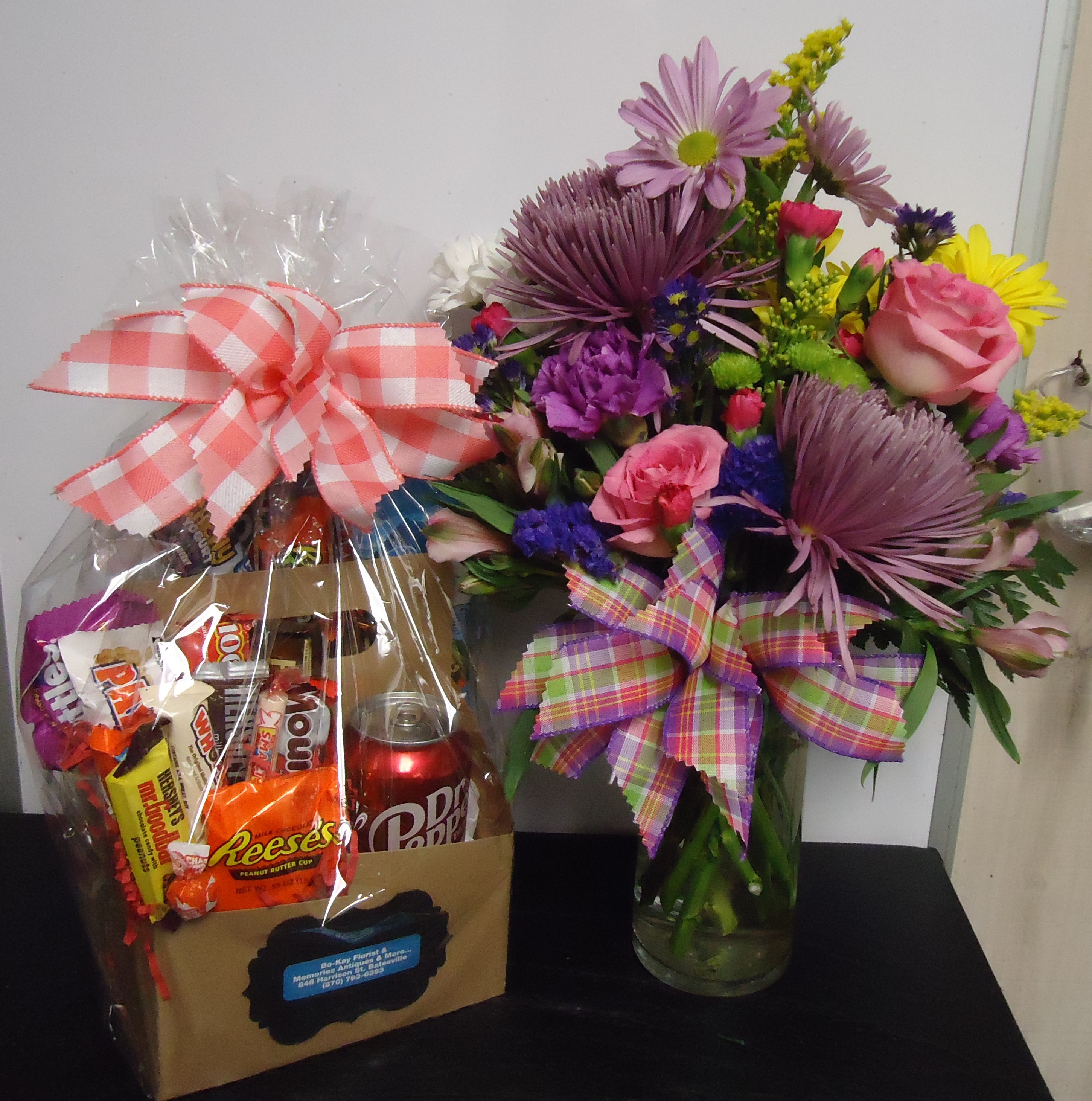 (6) "Fresh" Mix Vase
With Drink Box & Candy
$100.00
(Colors May Vary)