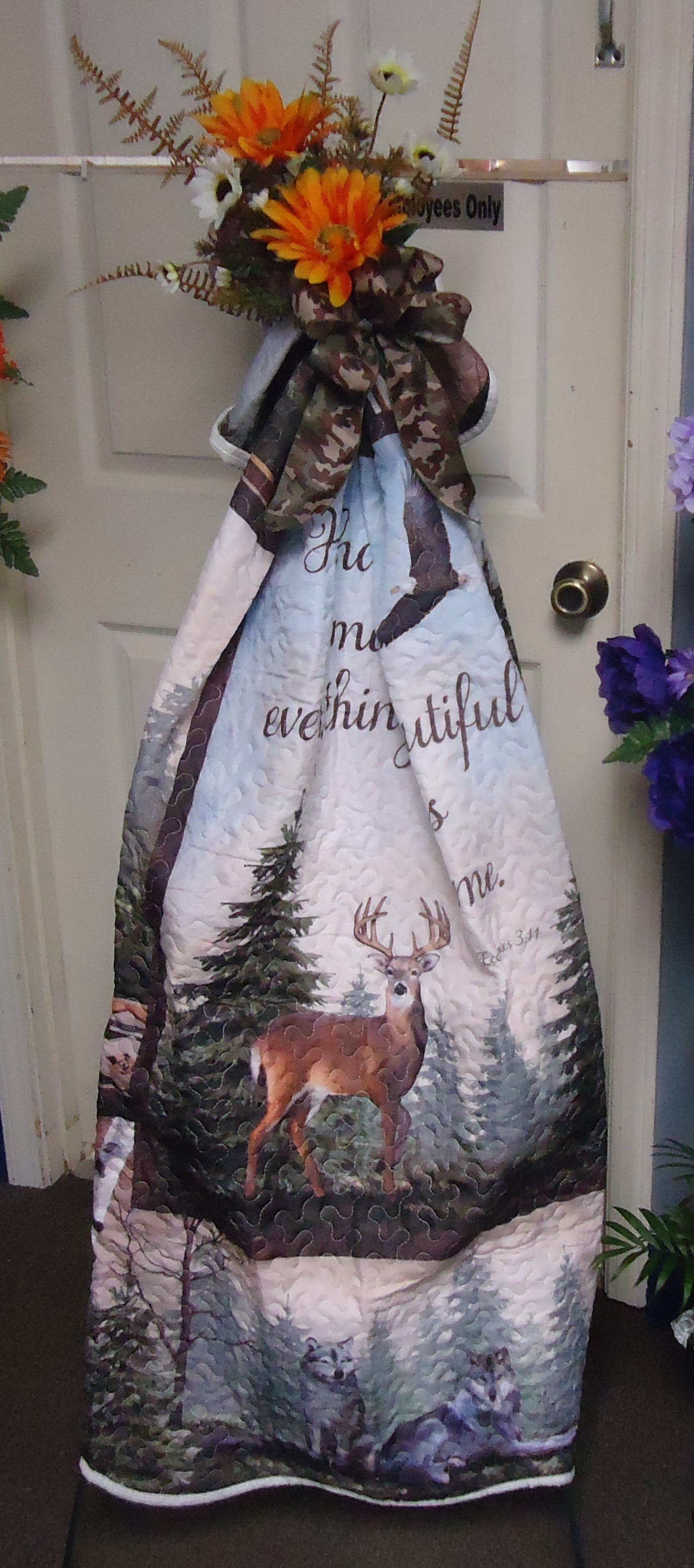 (59)  "Wildlife" Throw On Easel
W/ Silk Flowers
$69.50