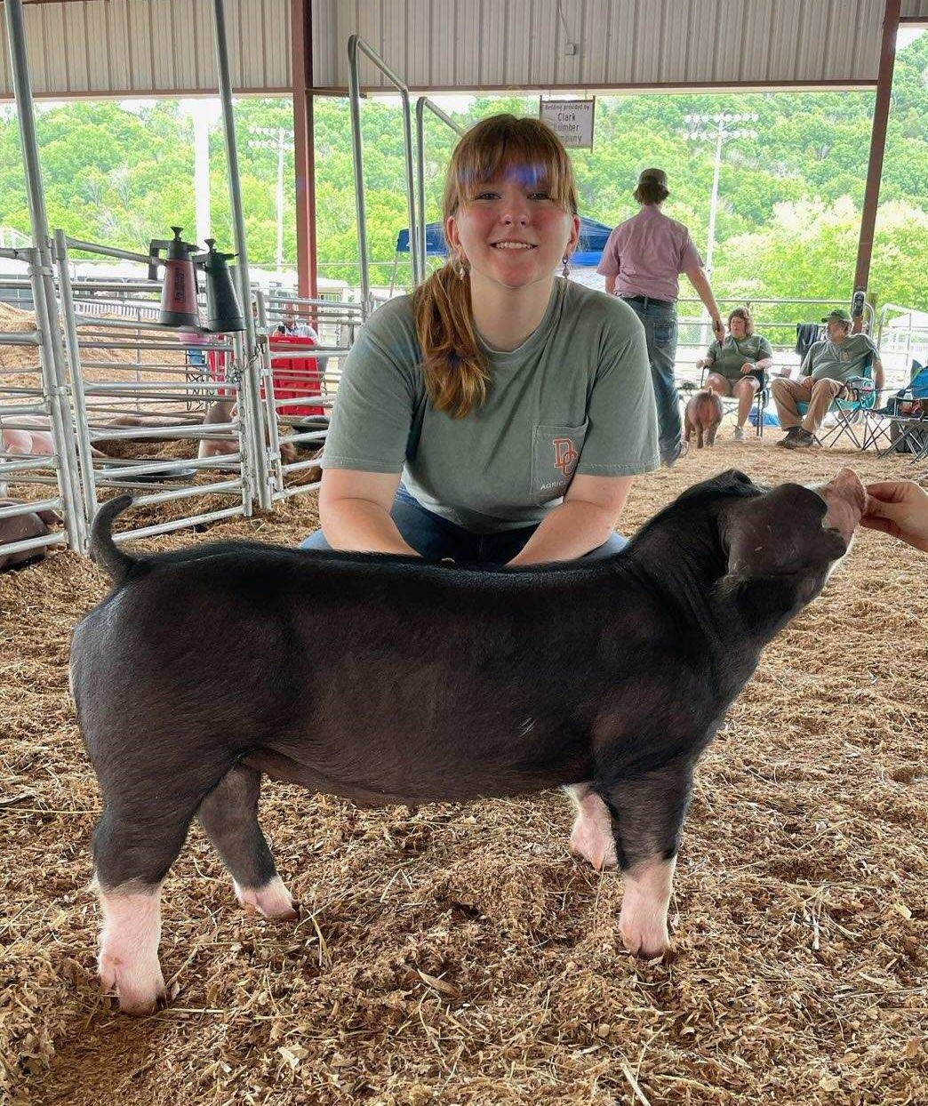 Kate Whitten
TSSC Summer Kickoff
Champian Poland Gilt
Reserve Champion
TN Bred Purebred Gilt