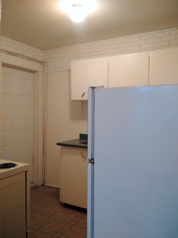 38 Cranston #5 Kitchen