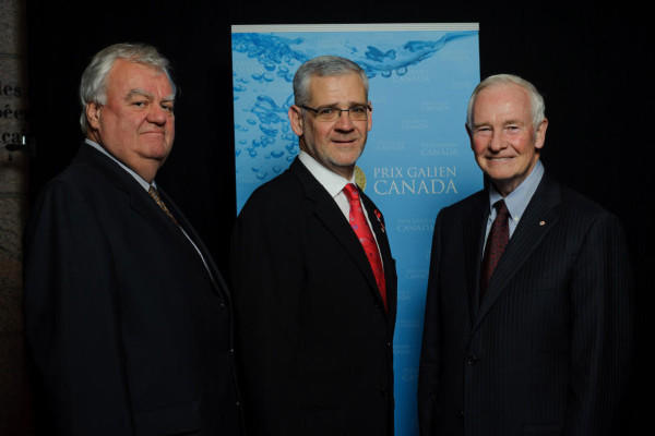 2010 - Dr. Julio S. G. Montaner , winner of the Prix Galien Canada 2010 Research Award, 
with His Excellency, the Governor General of Canada , David Johnston (right), 
and Dr. Jacques Gagné, Prix Galien Canada Jury President (left).
©CIHR-IRSC 2010.