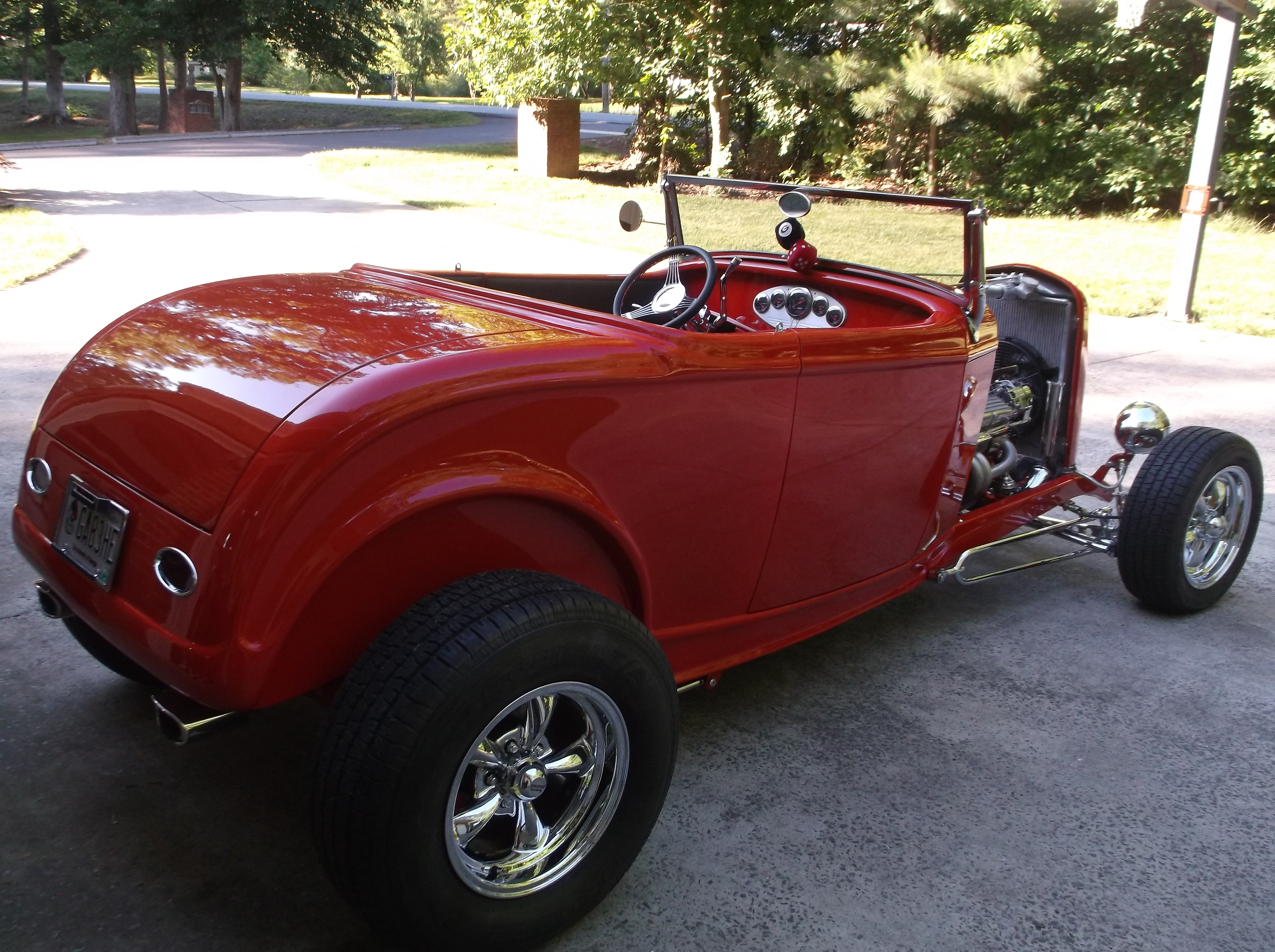 https://0201.nccdn.net/4_2/000/000/038/2d3/1932FordRoadsterRed_0045-4608x3440.jpg