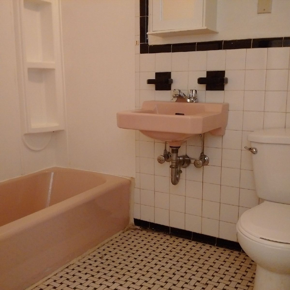 120 Pitt St. #7 Bathroom