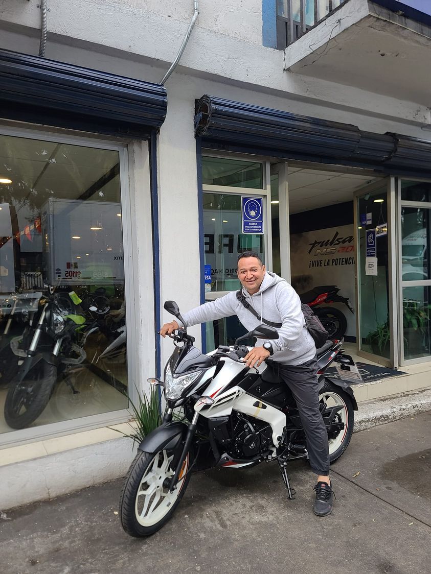 Entrega de motocicleta - Motos en Bajaj la Viga, Iztacalco, CDMX.