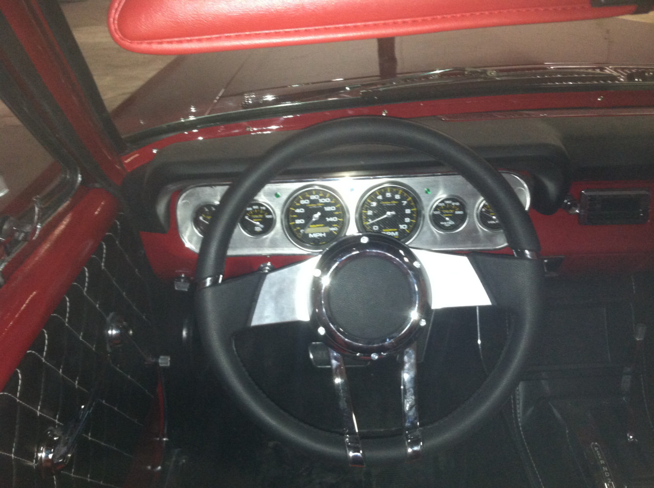 Custom Gauge Panel Auto Meter, Custom Steering wheel and title column.