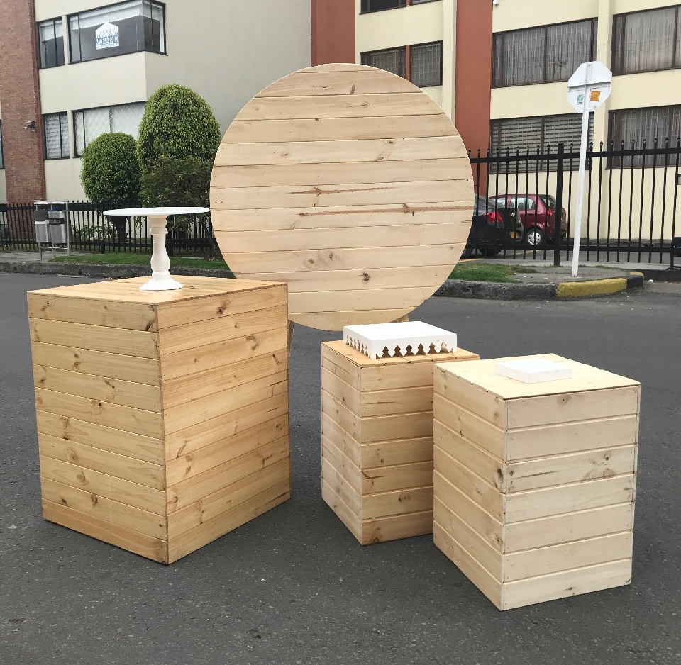 kit 3Cubos Madera Natural
Principal 60x60cm
80CM Altura.
Pequeña 58 CM Altura
.41x41cm
$ 150.000