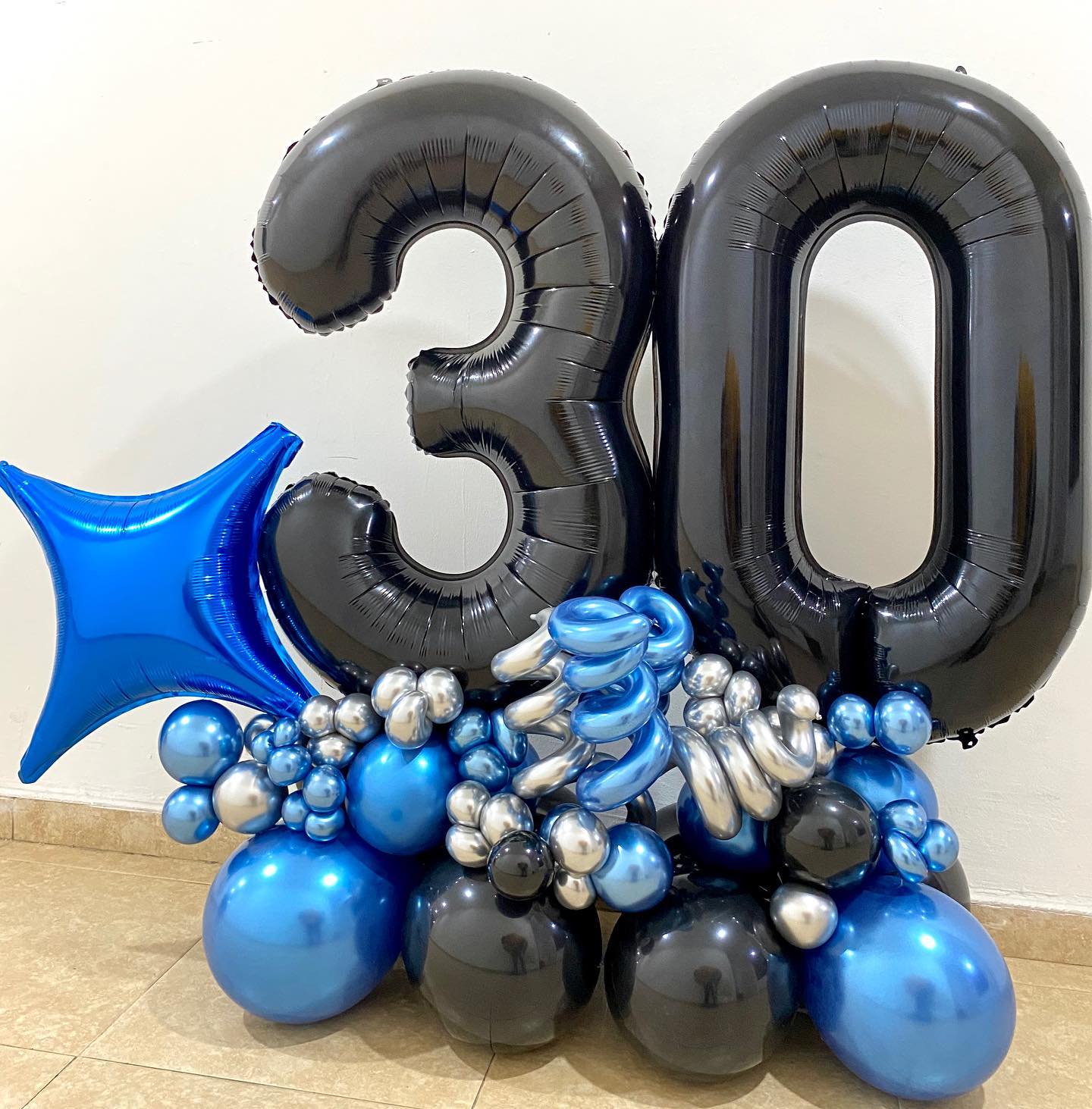 Colombia: 1111 Pesos
Venezuela: 11$
Negociable Según Diseño 
