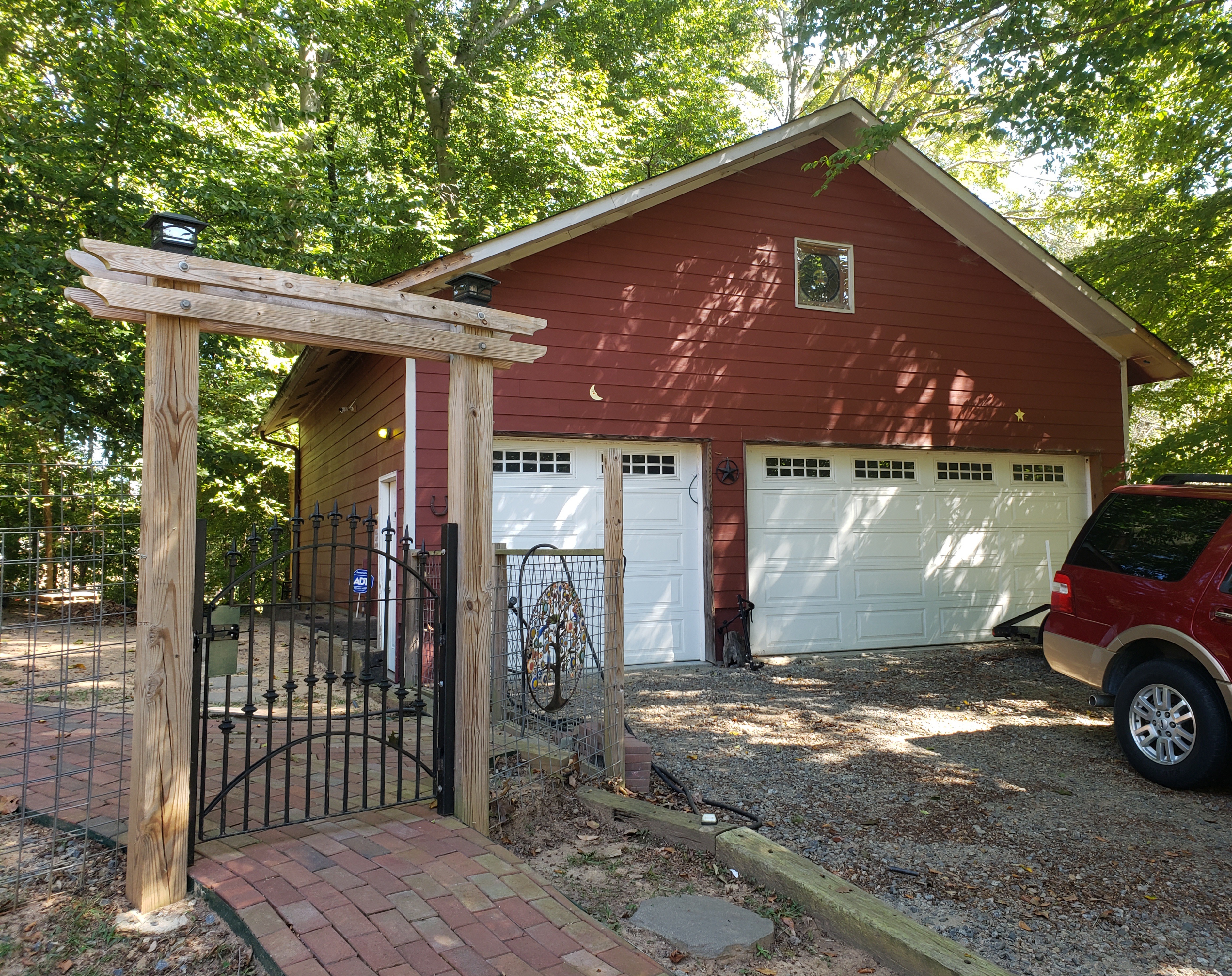 1000 sq.ft. custom garage