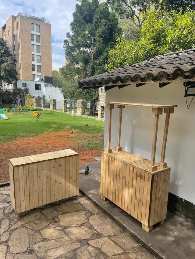 Modulo de Barra
1.03M Alto
45cm Profundidad
1.27M Ancho
$130.000
Alquiler
Estación de Bebidas techo
2.20m Altura Total
1.28m Ancho
48cm de Profundidad
$160.000