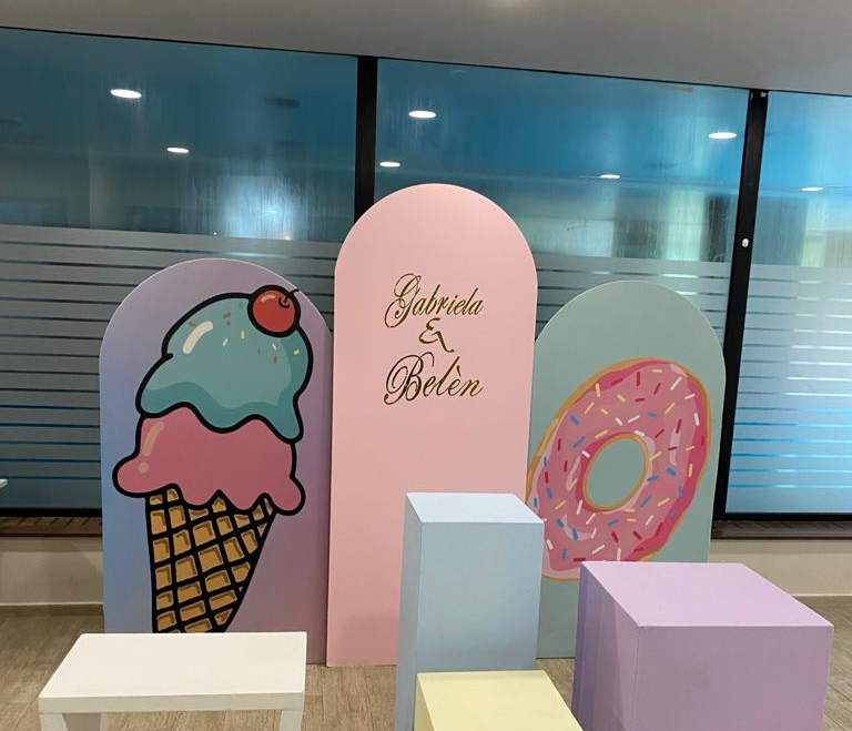 Panel Ovalado Unicolor
·220 de altura por 1mts de ancho
$50.000 en Alquiler
·Panel ovalado de paletas ·1.83 de altura por 1mts de ancho
$80.000