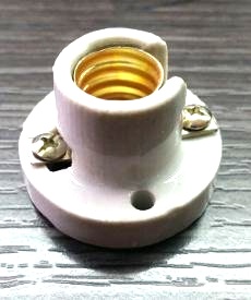 Portalámpara roseta porcelana E14 
Codigo: 10883