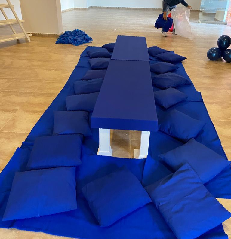 Mesa Rectangular Tapizada Baja
Con 6 Cojines+Manta
$80.000 Alquiler
Manejamos Variedad De Colores