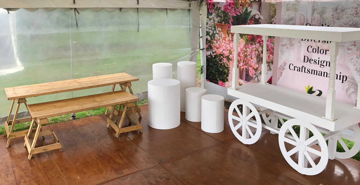 Carreta con Techo
183cm de Altura
83cm de Ancho
Alquiler 160.000
Kit de 5 Mesas Cilindros
Medidas:
Principal 60, 5D X 80CM Altur
Mediana 40, 5D X 1,02 M Altura .
Pequeña 40, 5D X 58 CM Altura.
$ 200.00
Doble Tipo Caballete
Caballete Pequeña
1.62Cm x 71cm Alto
Caballete Grande
2.15Cmx82Cm Alto
$ 120.000