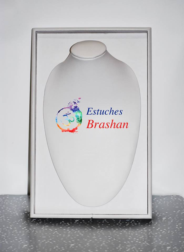 Charola con cuello realzado