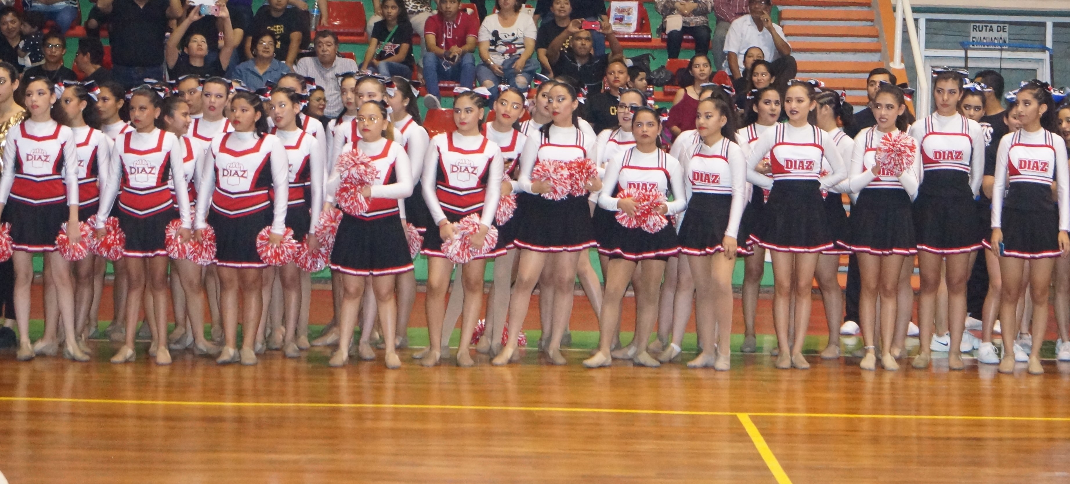INTERCOLEGIAL DE PORRISTAS
24 DE FEBRER0 DE 2018 GIMNASIO MUNICIPAL