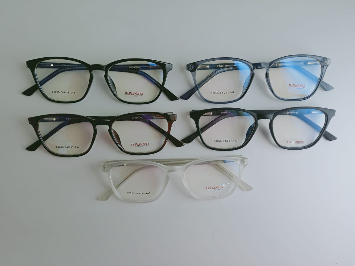 Modelo: F2025
Colores: Negro brillante, Negro mate, Gris, Blanco y Cafe