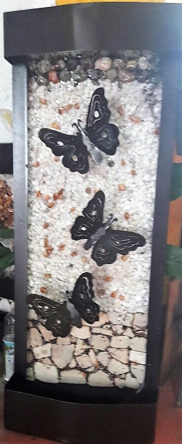 https://0201.nccdn.net/4_2/000/000/038/2d3/Fuente-Mariposas-364x886.jpg