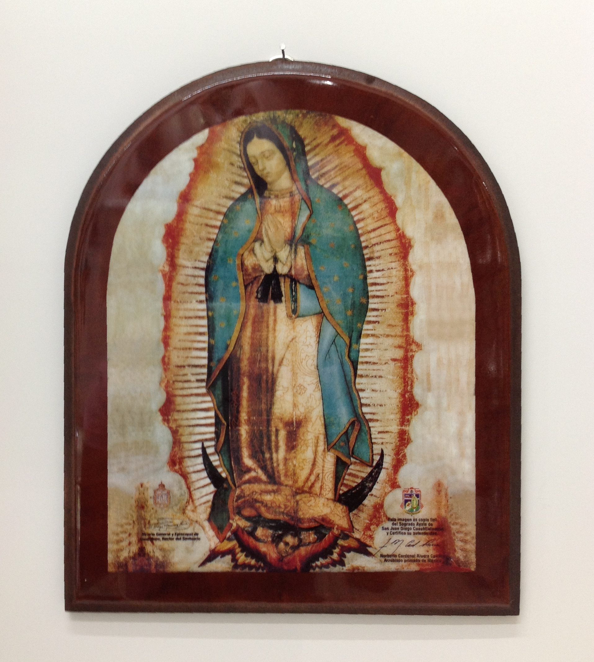 VIRGEN DE GUADALUPE COMPLETA
estampa nacional en madera 25cm x 30cm

preguntar por disponibilidad.