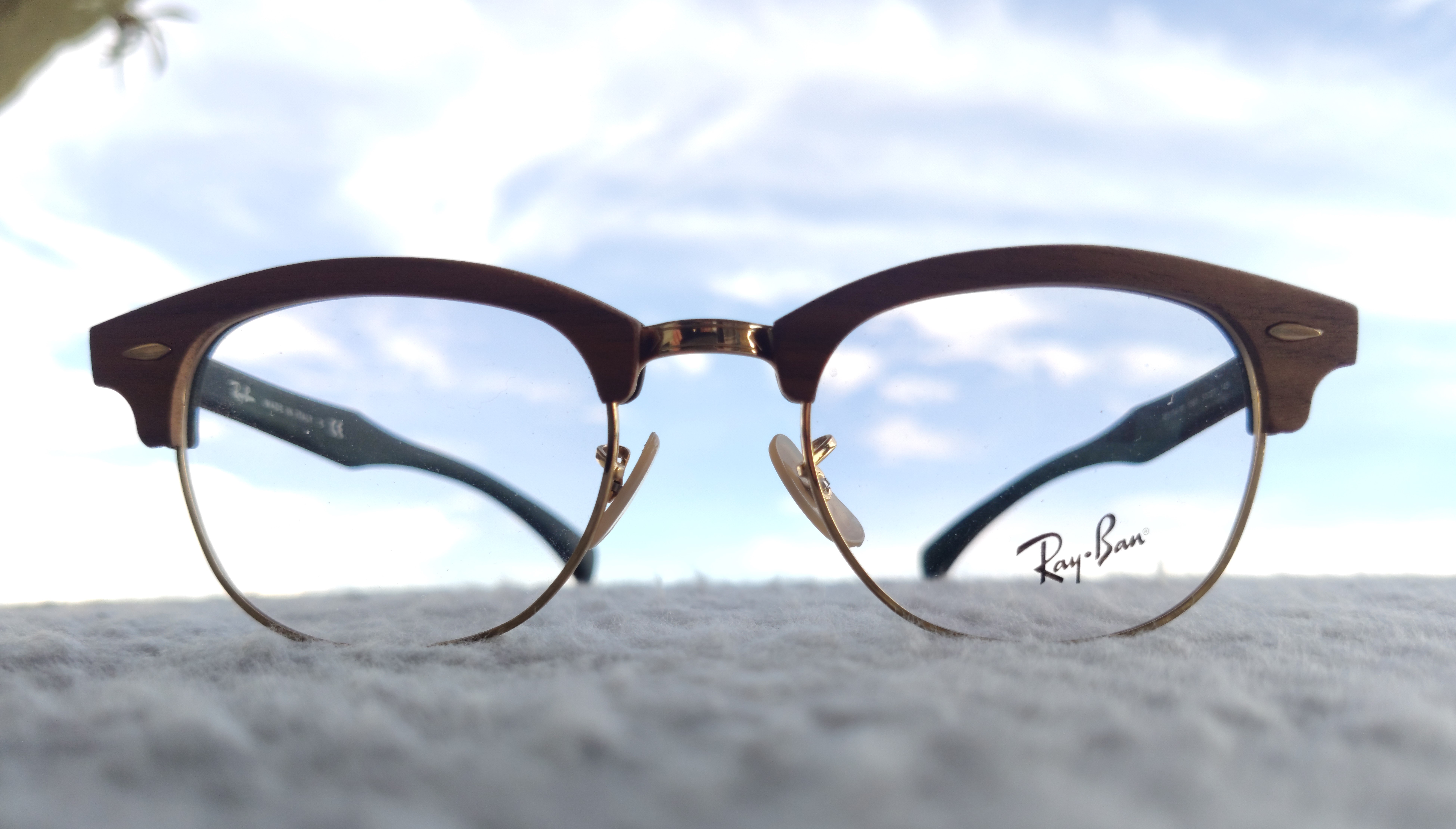 RAY BAN