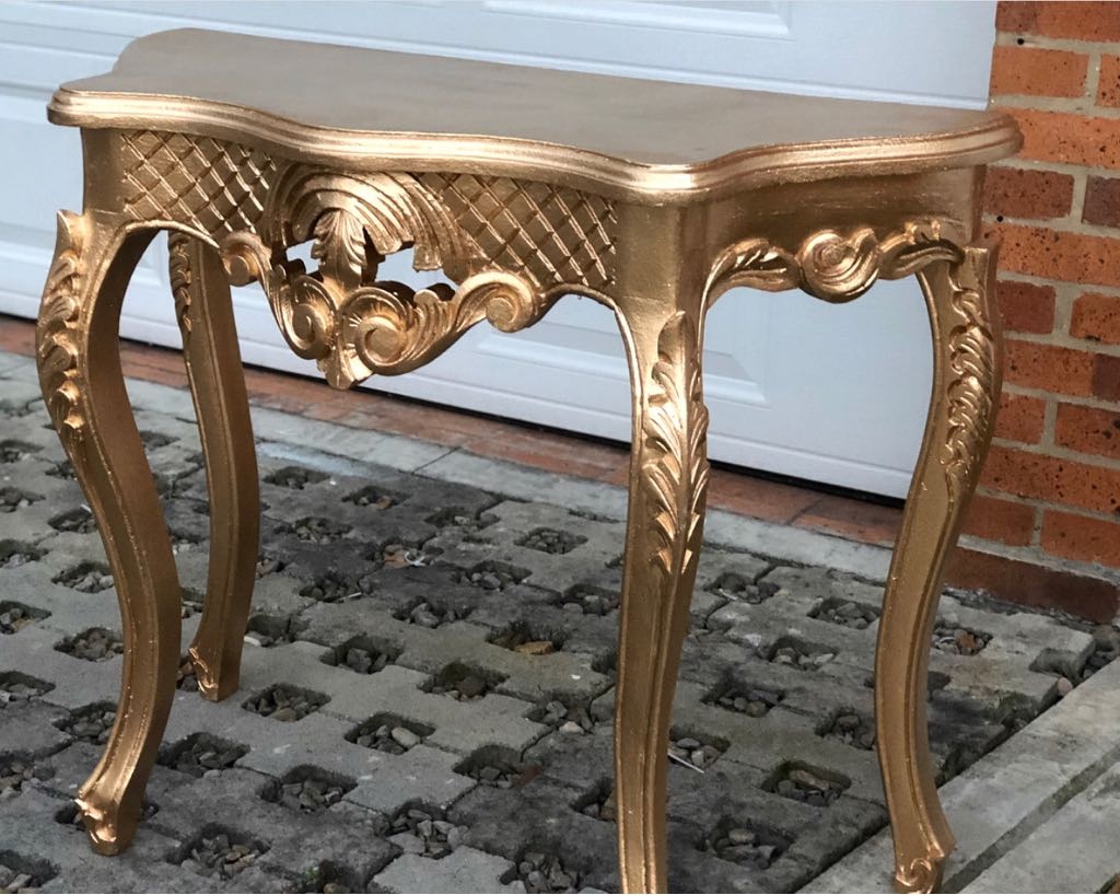 Isabelina Grande Dorada
$ 110.000
76cm Alto
87cm Ancho
35cm Profundidad