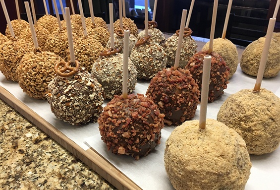 Mixed-Flavor Candy Apples Mixed-Flavor Candy Apples