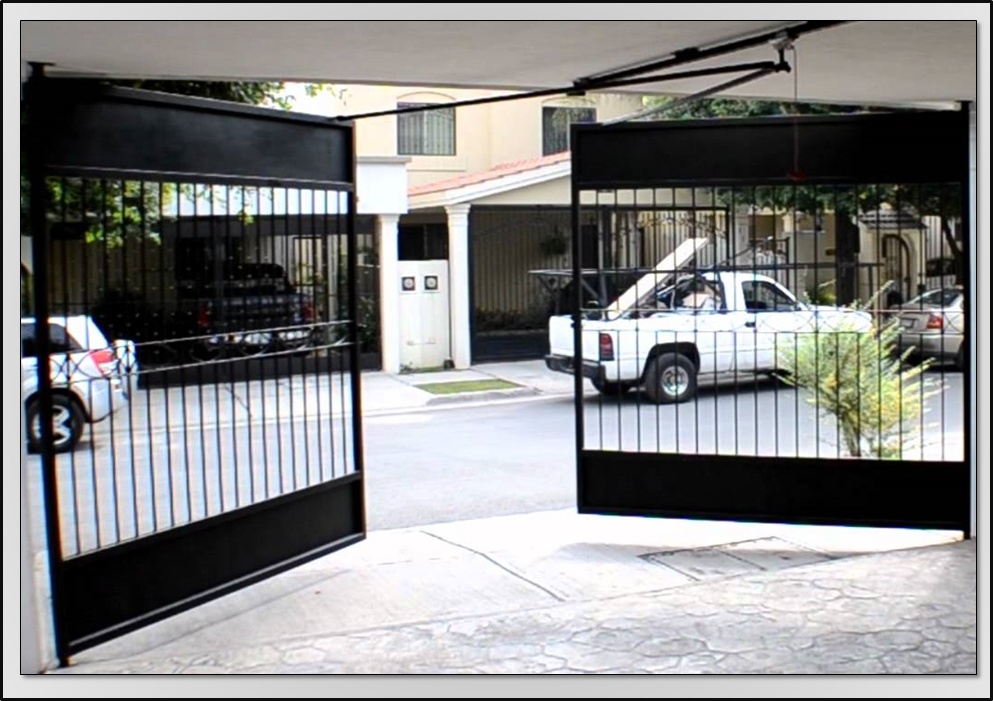 Puerta Abatible hacia afuera