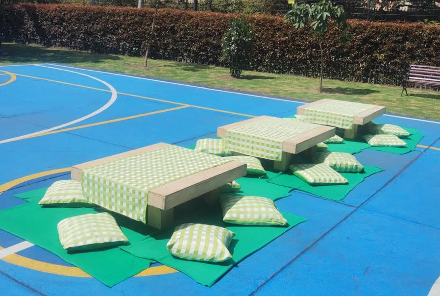 Cojin a Cuadros
Medidas 50x50cm
$5.000 Alquiler