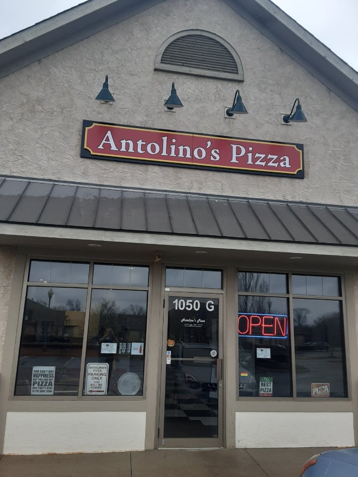 Antolino’s Pizza Trophies