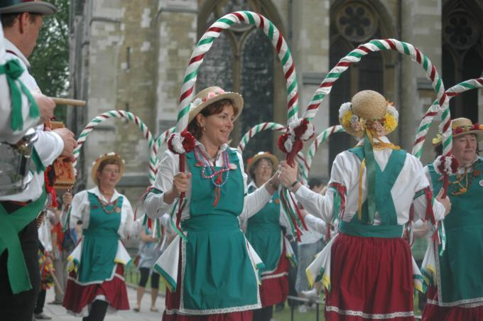 Taeppas Tump outside Westminster Abbey
