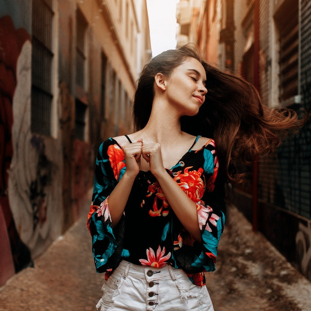 https://0201.nccdn.net/4_2/000/000/038/2d3/attractive-beautiful-beauty-1895913-640x640.jpg