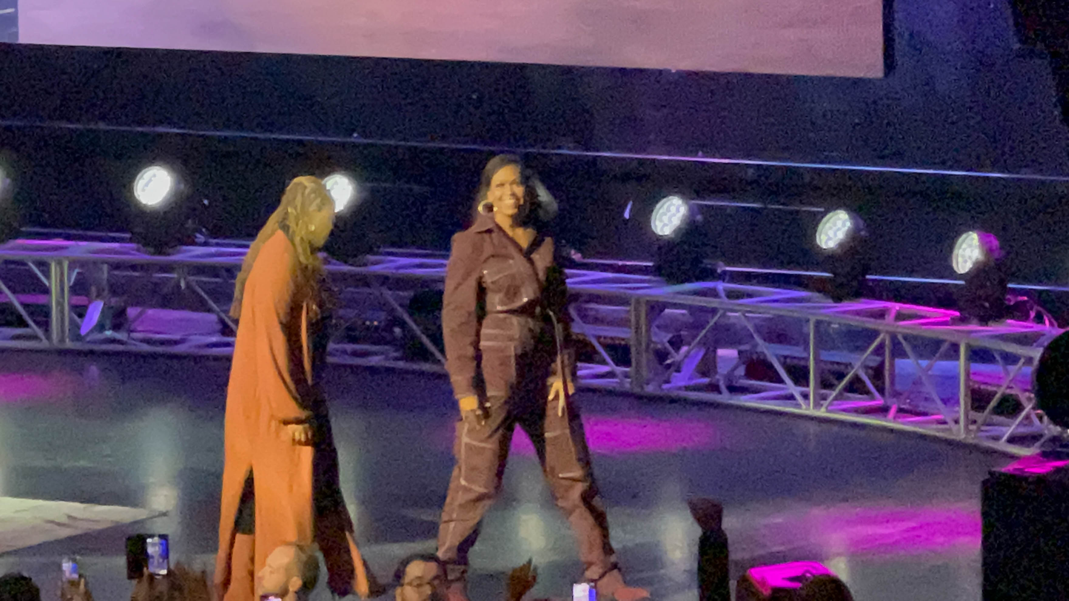 https://0201.nccdn.net/4_2/000/000/038/2d3/chicago-order-24.jpg
