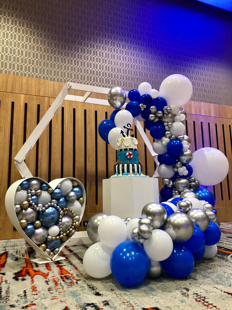 Corazon Hueco Para Globos
Medidas: 80cm Altura
CON Globos $90.000
SIN Globos $45.000