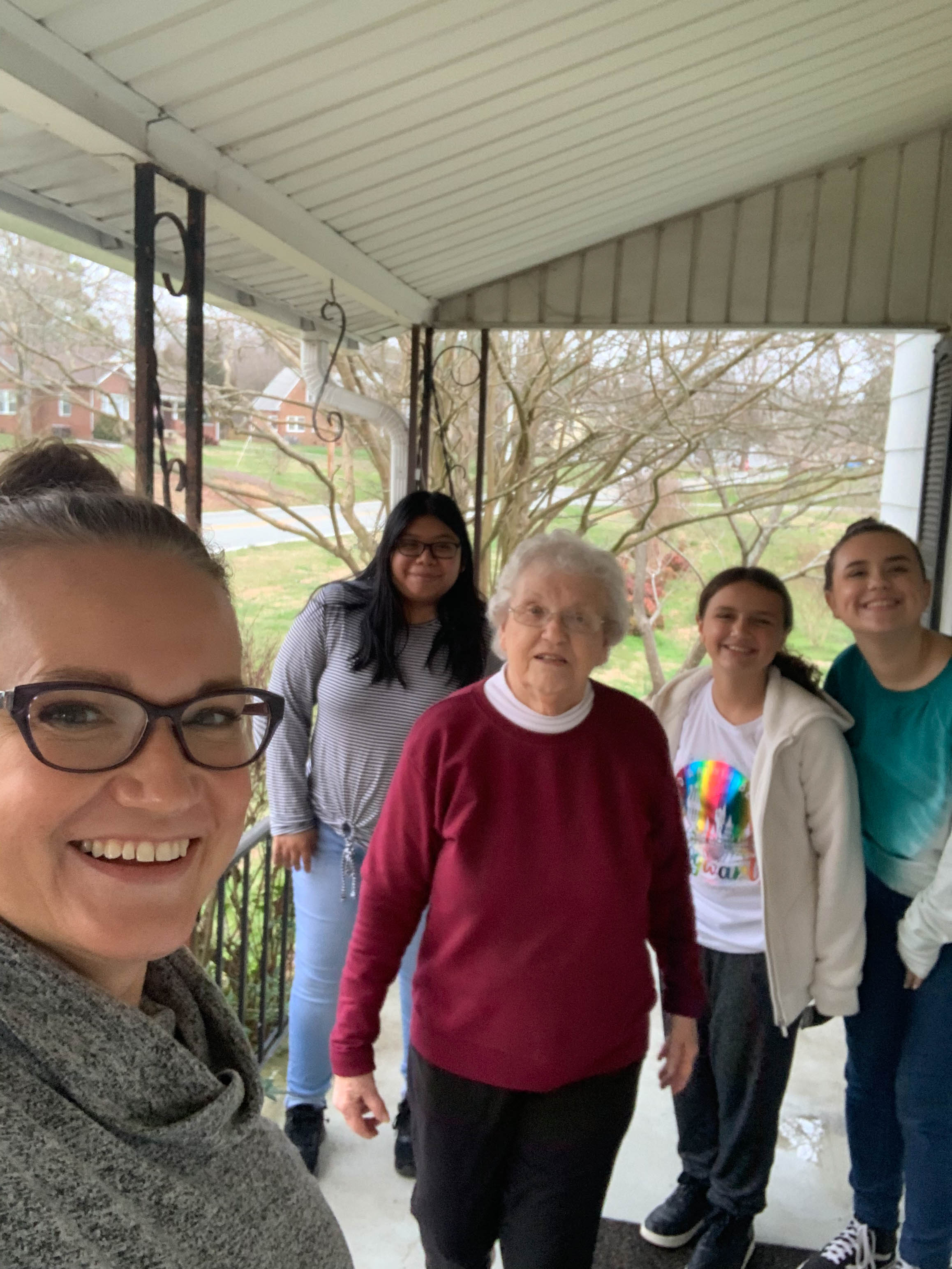 We stopped to visit Aunt Janet on our way to Richmond