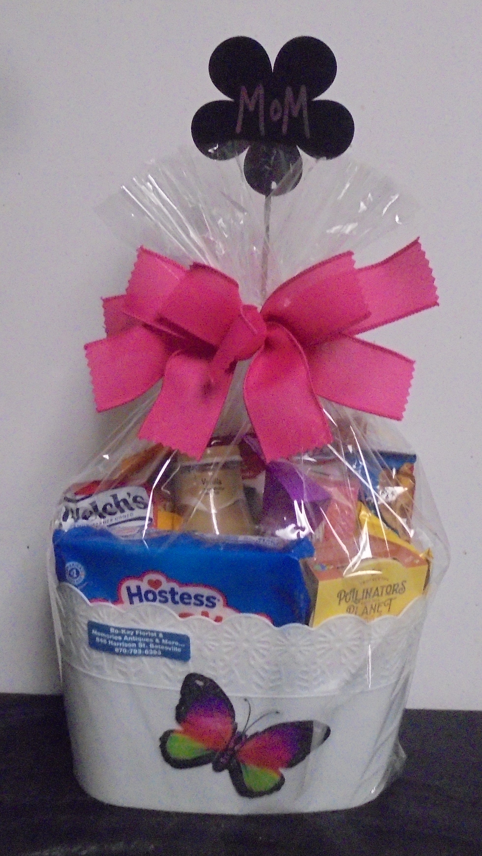 (16)  Goodie Basket
$45.00