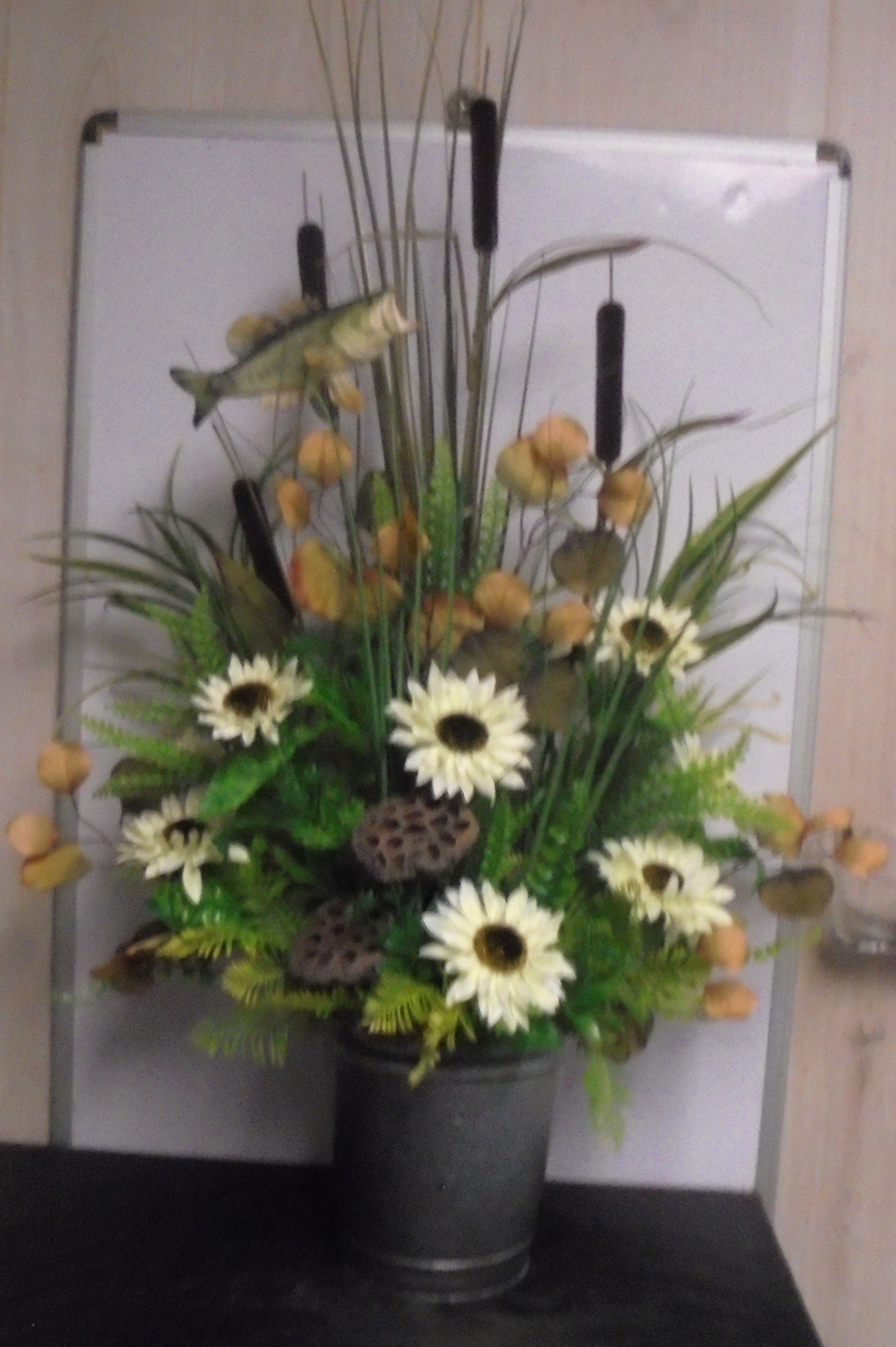 (SORRY SOLD!!)
(54)   "SILK" Fish Arrangement
$85.00