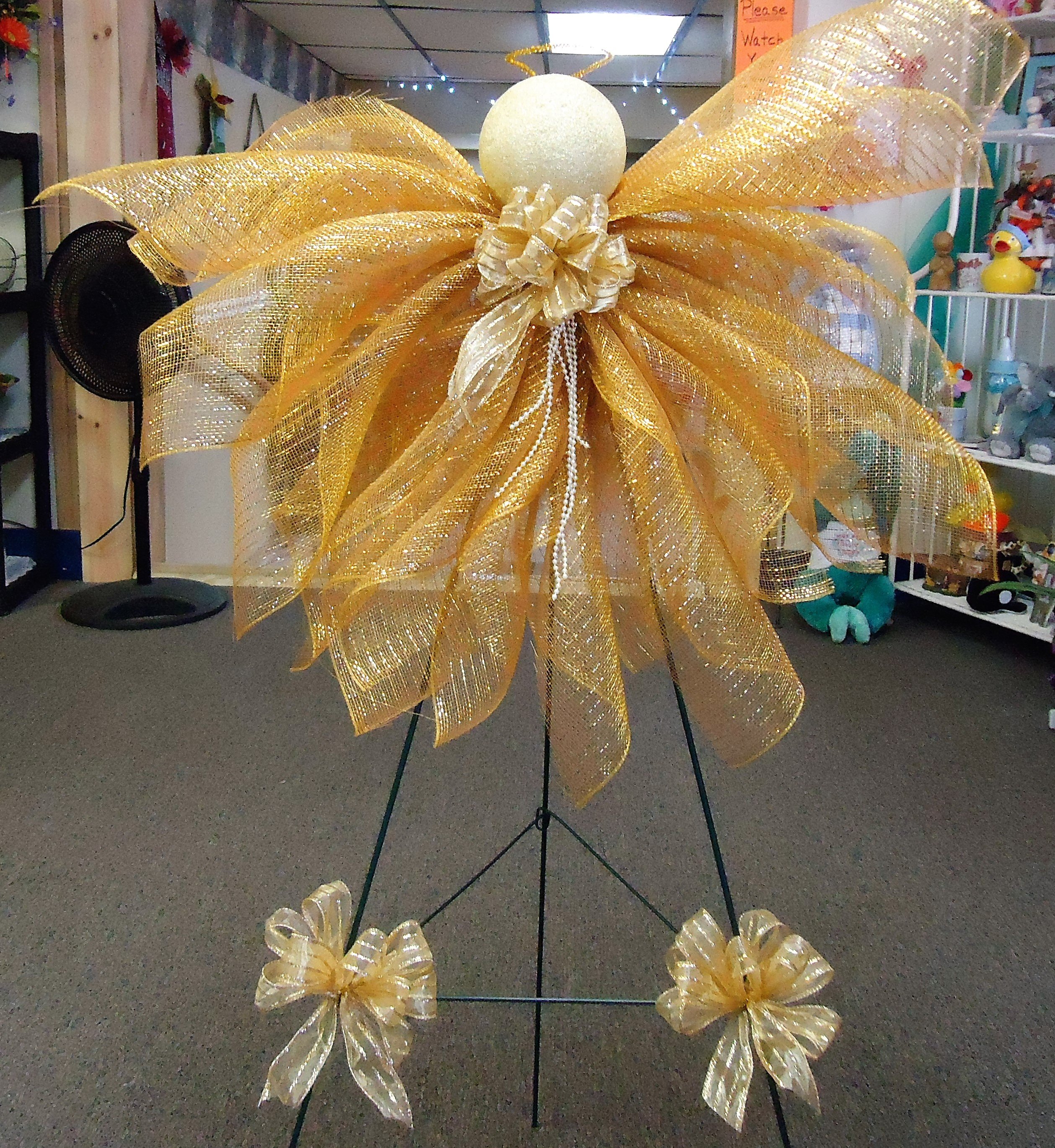 Large Mesh Angel
 On Easel
(Colors May Vary)
   $50.00